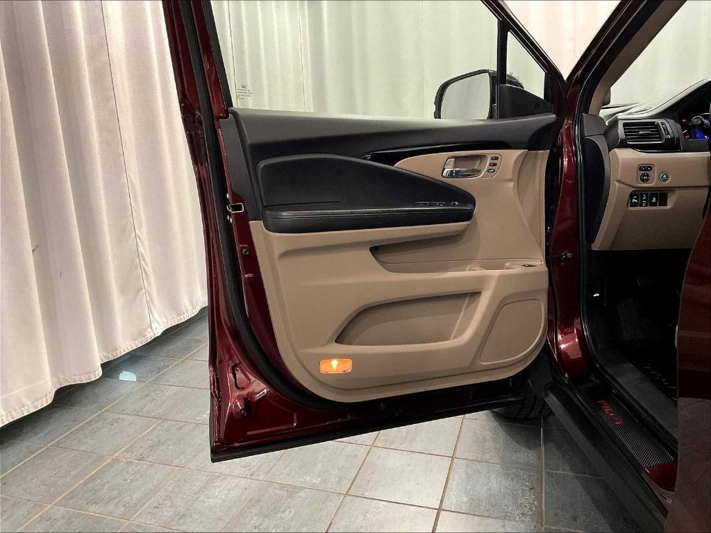 used 2021 Honda Pilot car, priced at $28,950