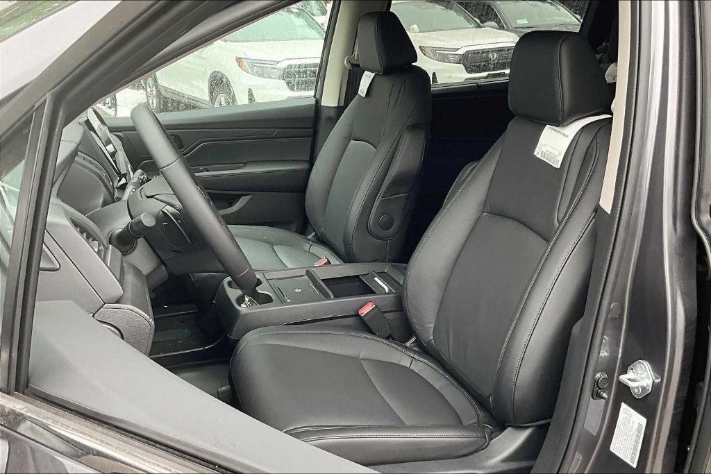 new 2025 Honda Odyssey car, priced at $43,670