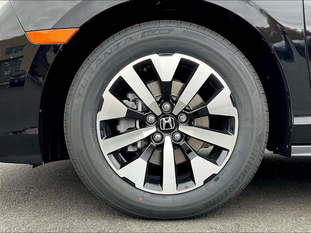 new 2026 Honda Odyssey car, priced at $44,290