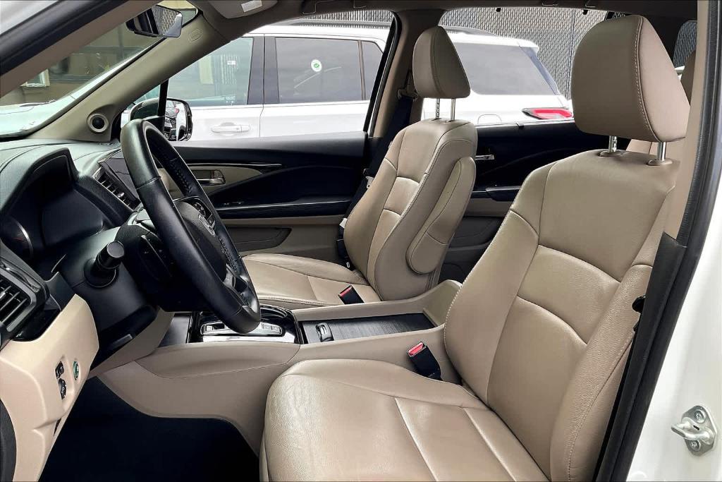 used 2022 Honda Pilot car, priced at $34,300