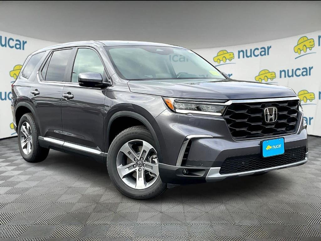 new 2025 Honda Pilot car, priced at $44,669