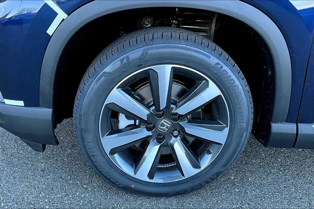 new 2025 Honda Pilot car, priced at $48,232