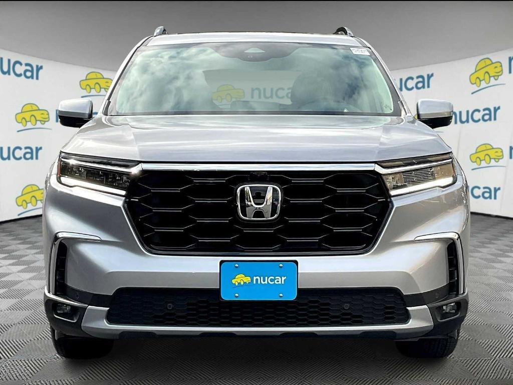 new 2025 Honda Pilot car, priced at $54,575