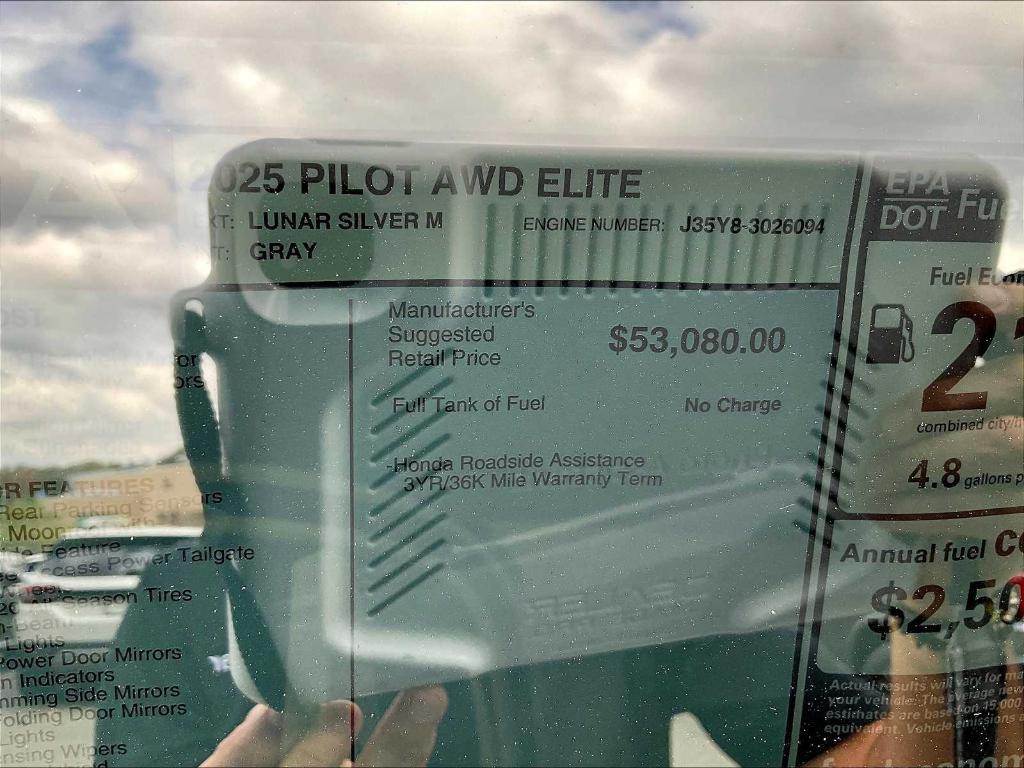 new 2025 Honda Pilot car, priced at $54,575