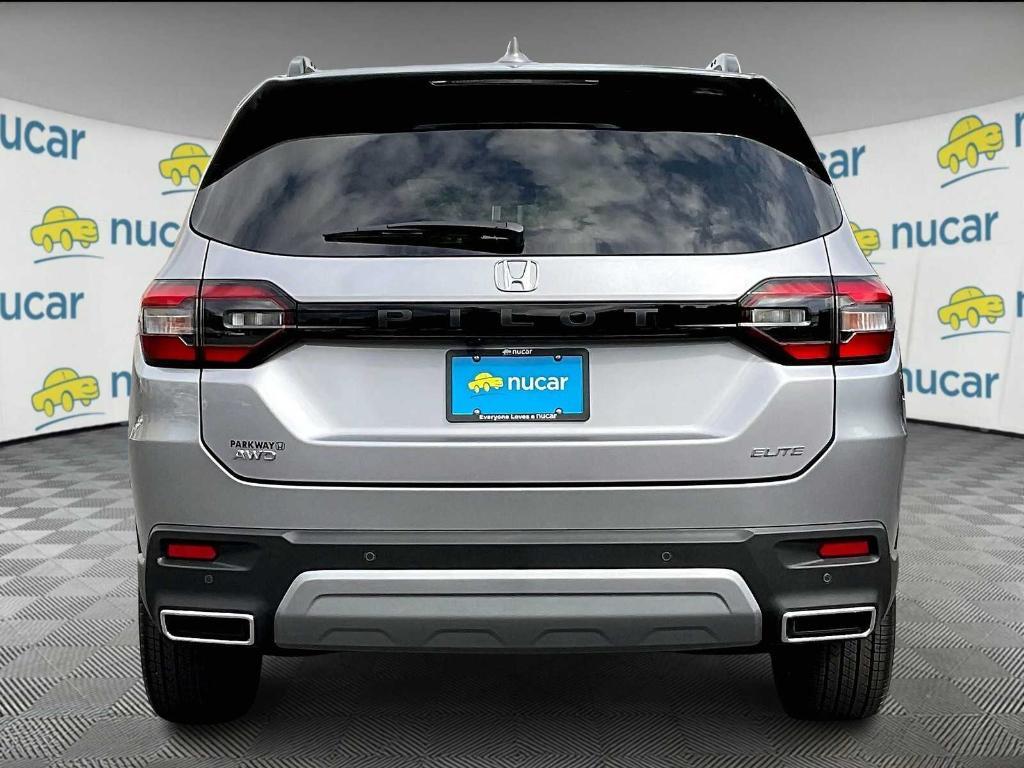 new 2025 Honda Pilot car, priced at $54,575