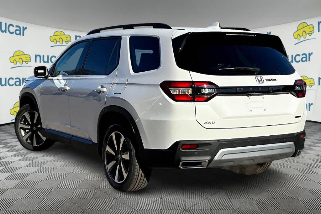 new 2025 Honda Pilot car, priced at $51,505