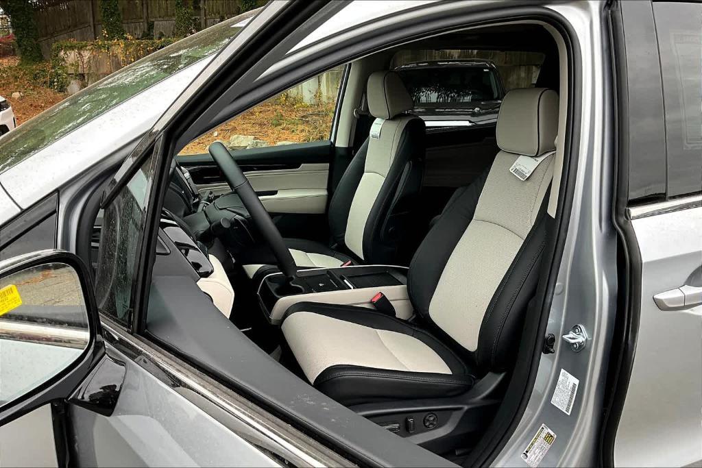 new 2025 Honda Odyssey car, priced at $52,630