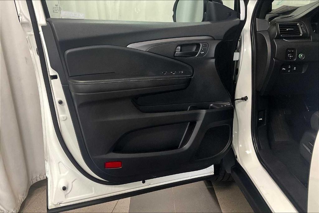 used 2022 Honda Passport car, priced at $32,500