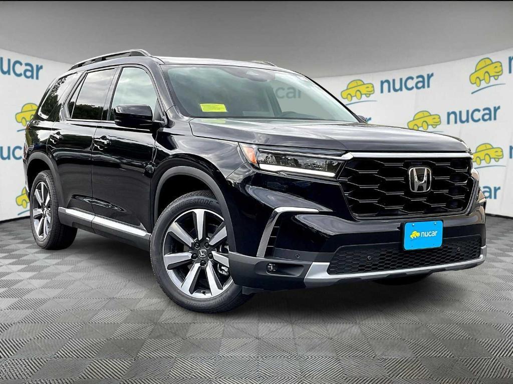 new 2025 Honda Pilot car, priced at $51,095