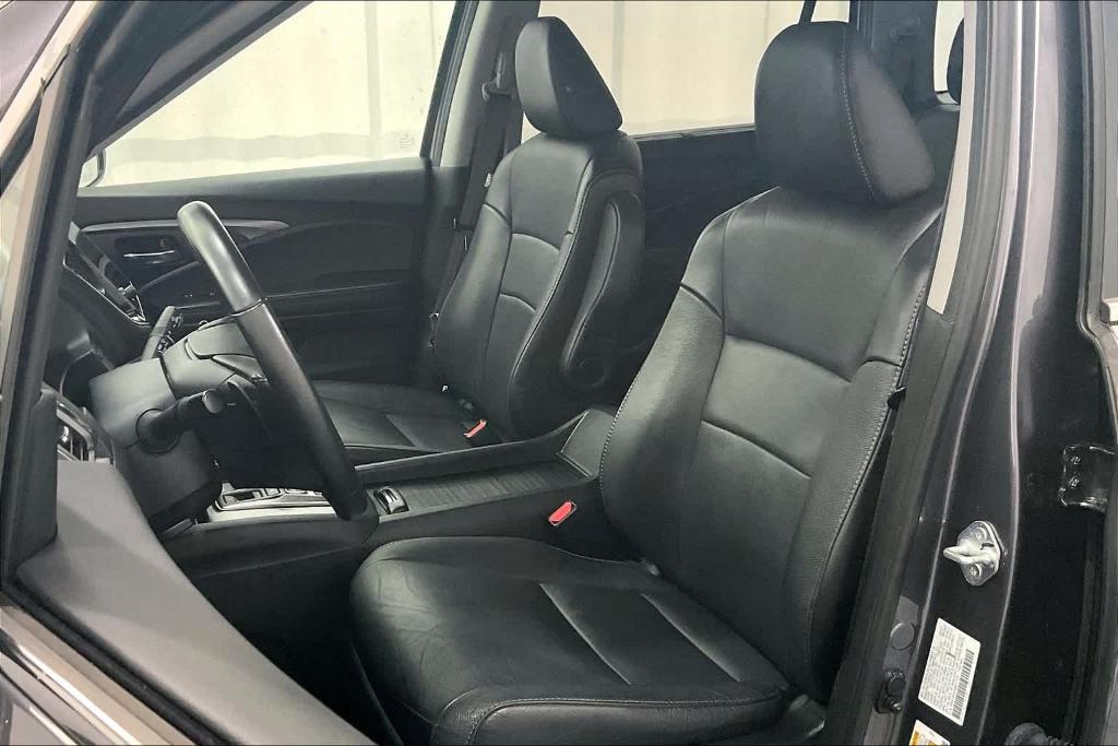 used 2021 Honda Pilot car, priced at $28,100