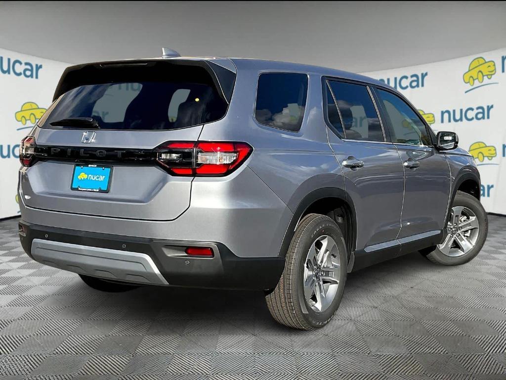 new 2025 Honda Pilot car, priced at $47,825