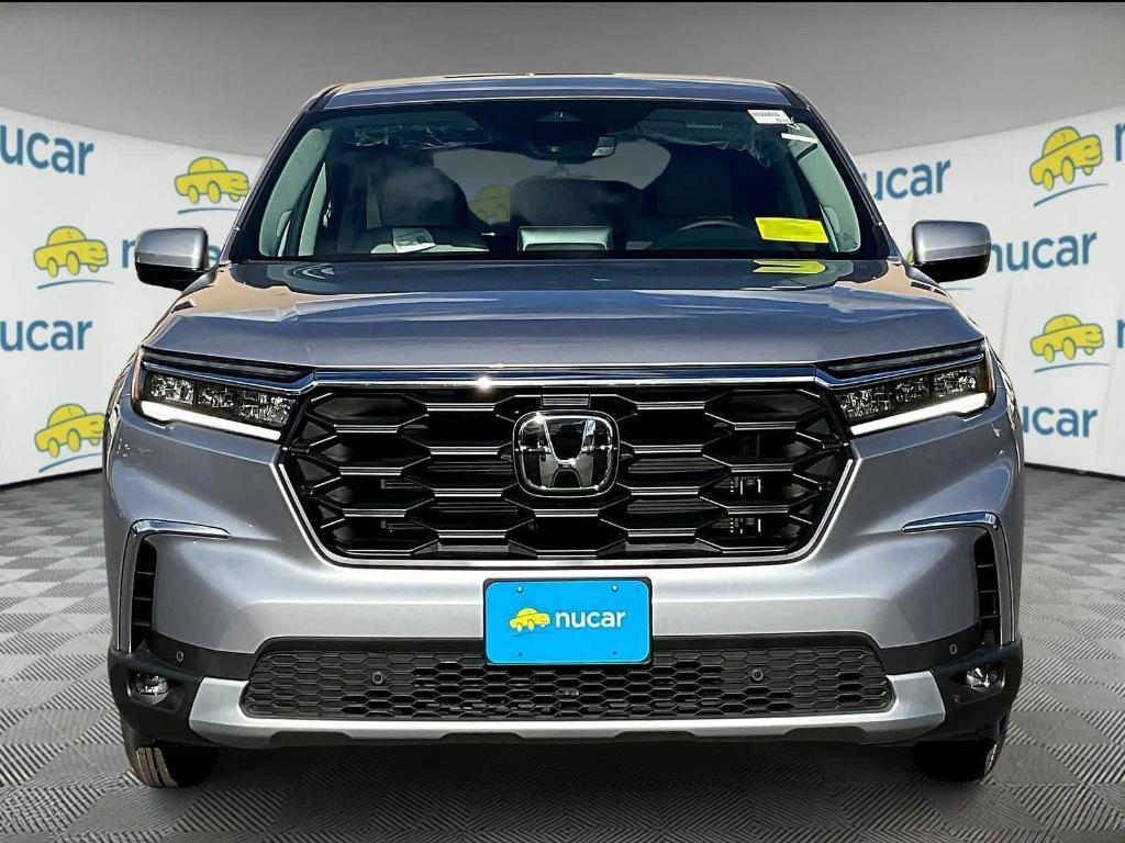new 2025 Honda Pilot car, priced at $47,825