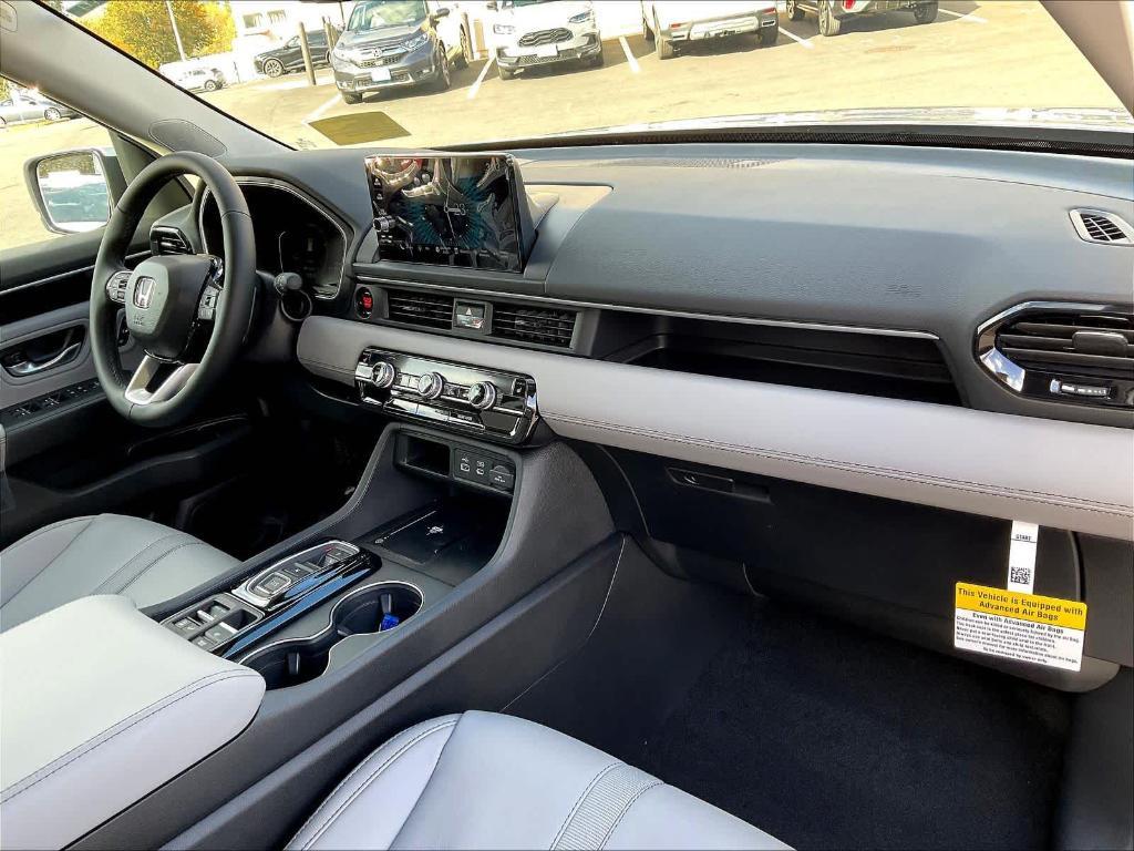 new 2025 Honda Pilot car, priced at $47,825