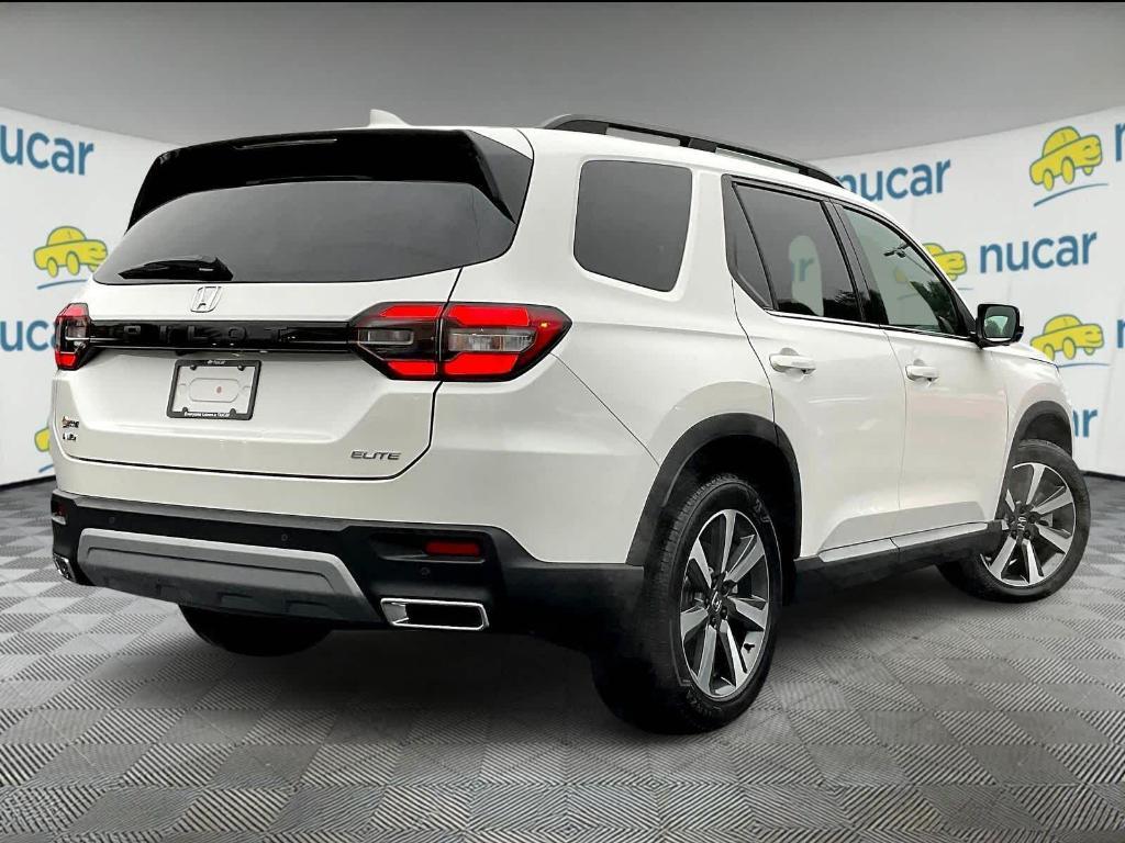 new 2025 Honda Pilot car, priced at $52,104