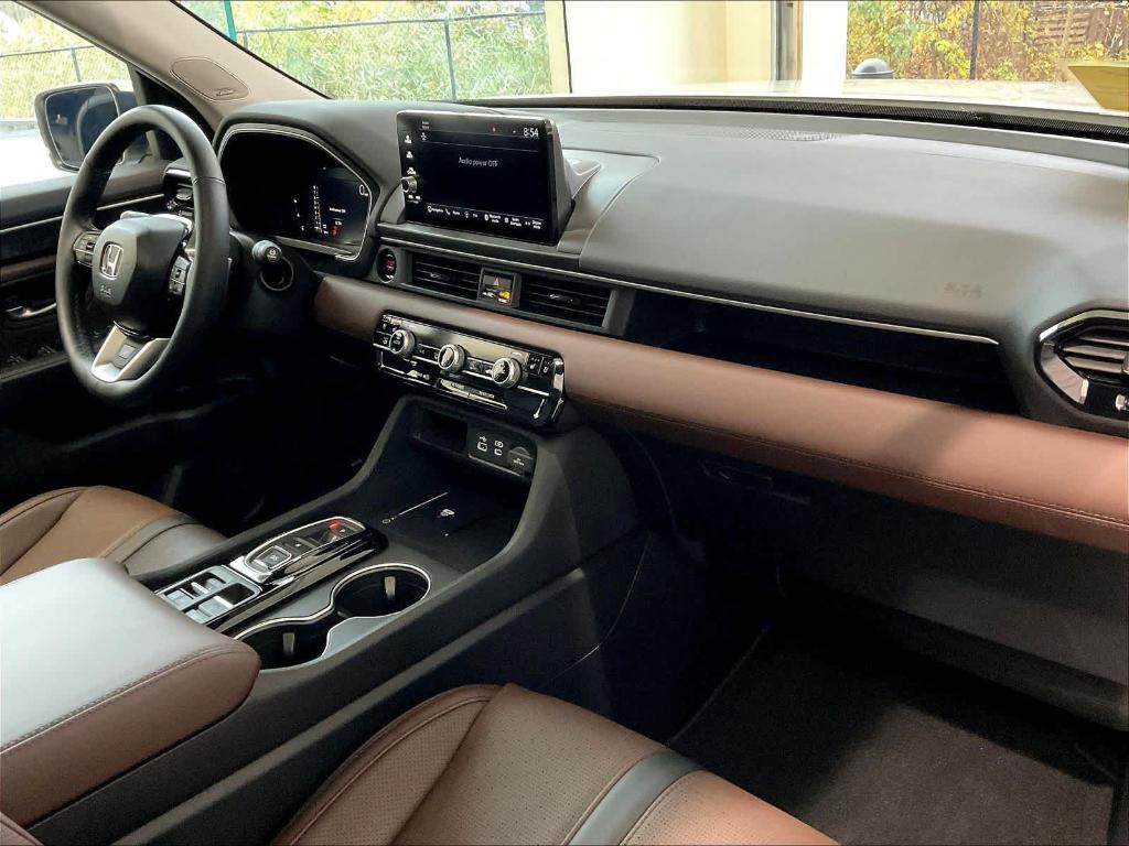 new 2025 Honda Pilot car, priced at $52,104