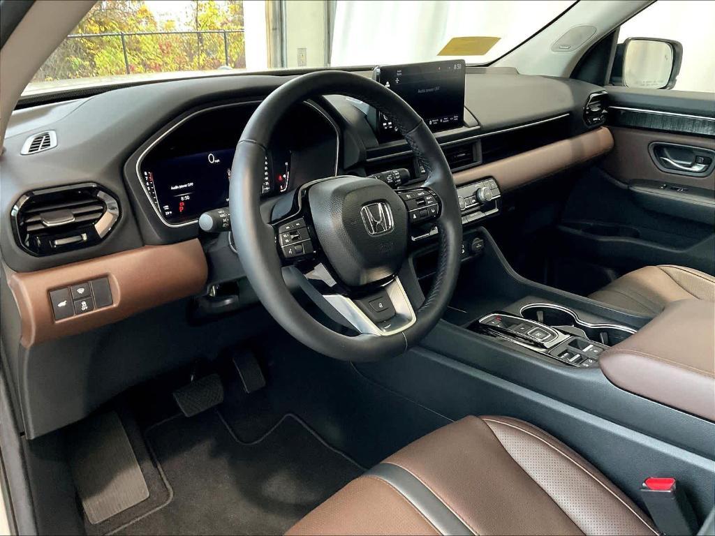 new 2025 Honda Pilot car, priced at $52,104