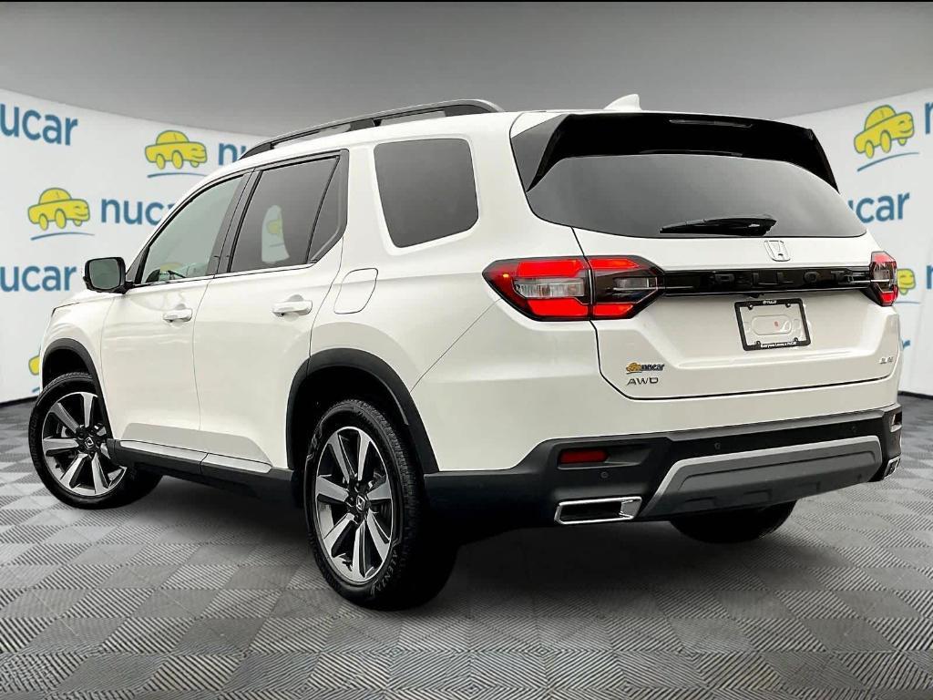 new 2025 Honda Pilot car, priced at $52,104