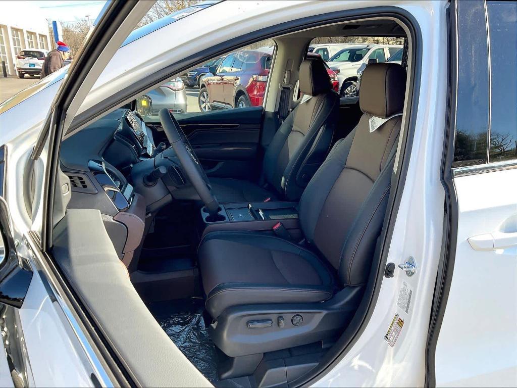 new 2026 Honda Odyssey car, priced at $53,645
