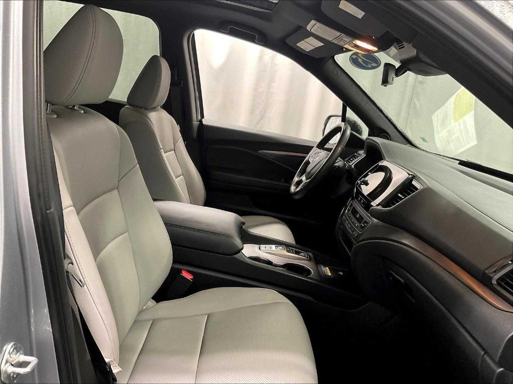 used 2025 Honda Passport car, priced at $38,850