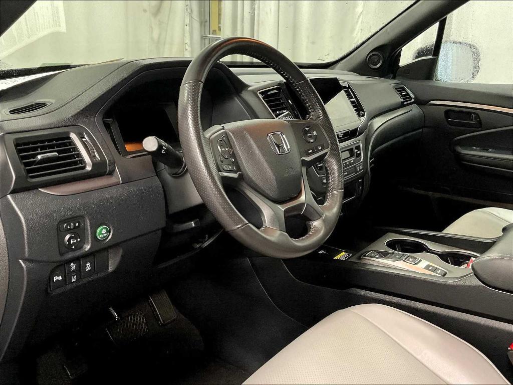 used 2025 Honda Passport car, priced at $38,850