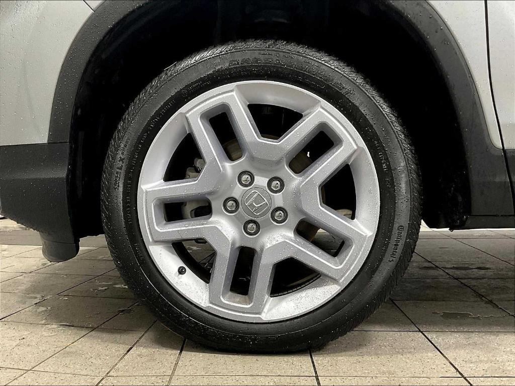 used 2025 Honda Passport car, priced at $38,850