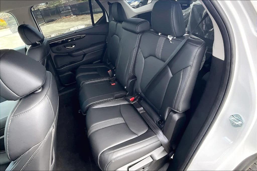 new 2025 Honda Pilot car, priced at $47,435