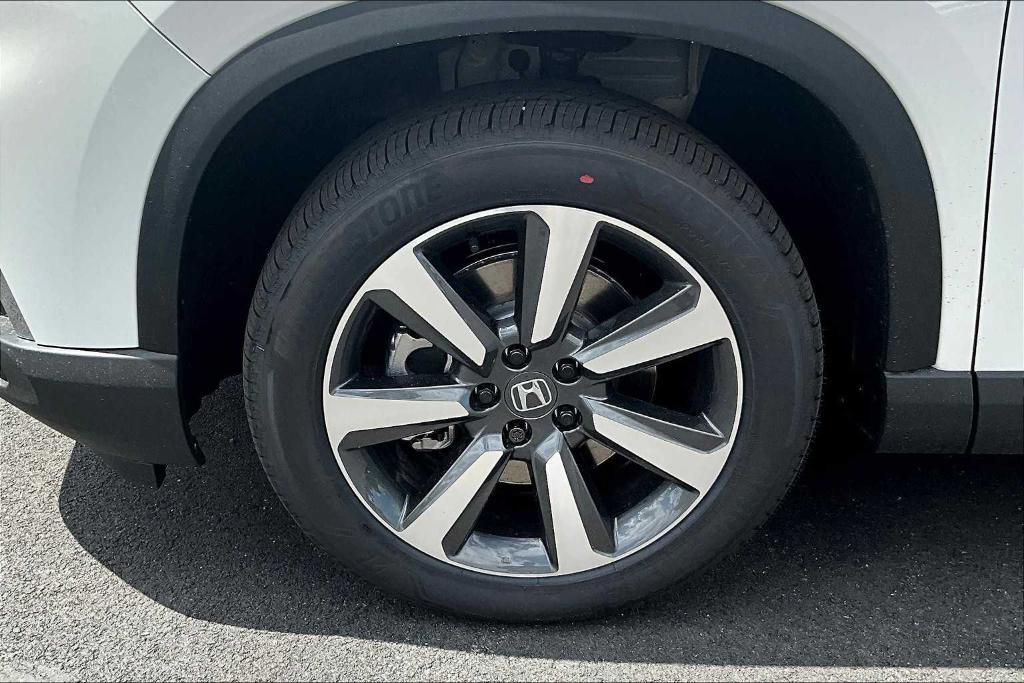 new 2025 Honda Pilot car, priced at $54,985