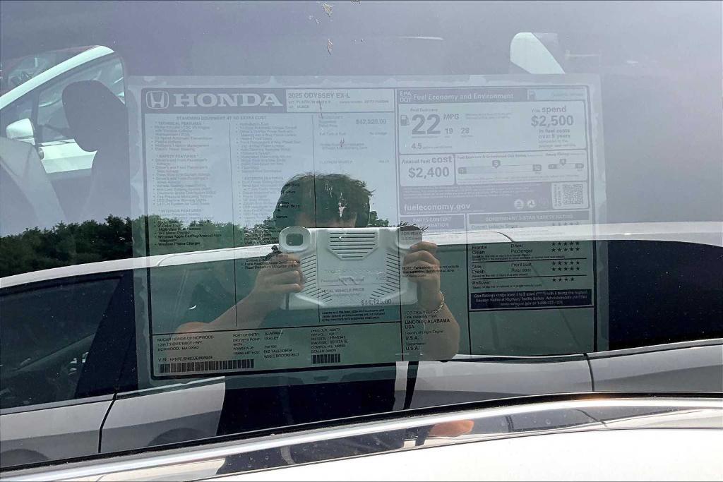 new 2025 Honda Odyssey car, priced at $42,874