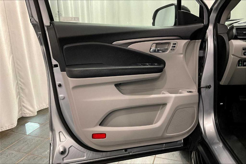 used 2022 Honda Pilot car, priced at $33,900