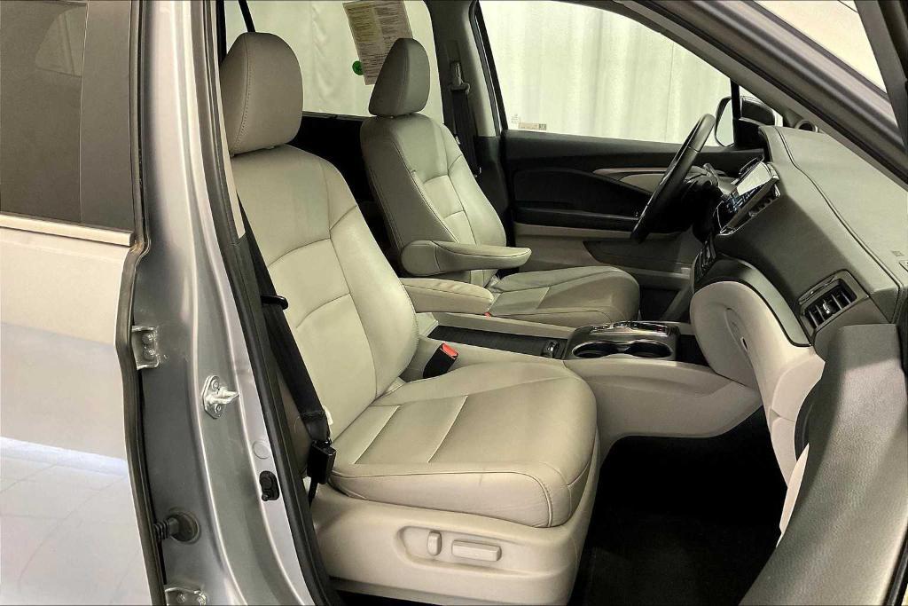 used 2022 Honda Pilot car, priced at $33,900