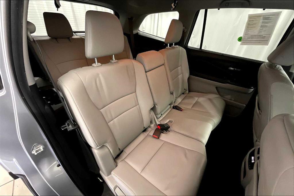 used 2022 Honda Pilot car, priced at $33,900