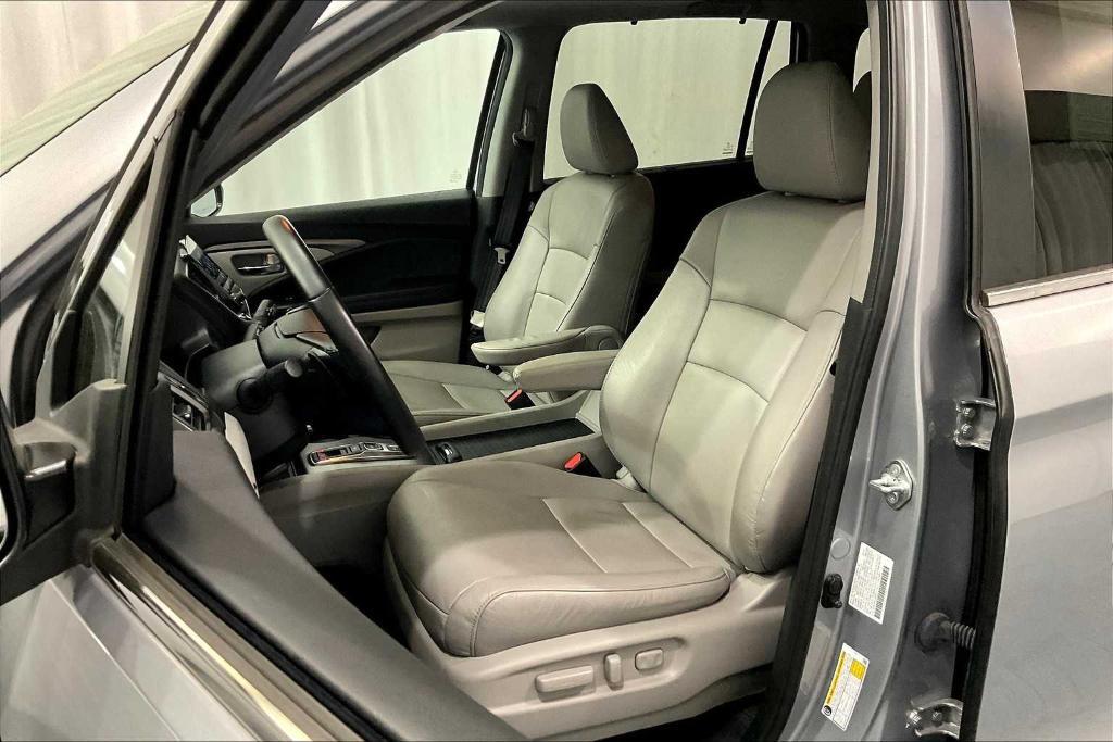 used 2022 Honda Pilot car, priced at $33,900