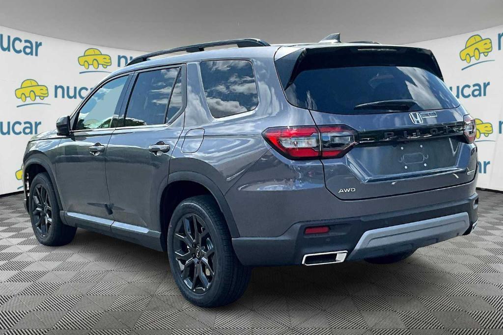 new 2025 Honda Pilot car, priced at $52,950