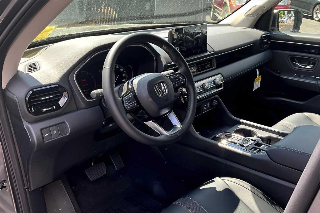 new 2025 Honda Pilot car, priced at $52,950