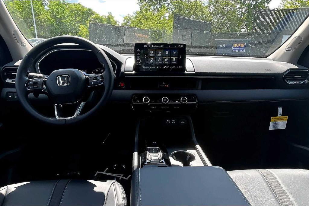 new 2025 Honda Pilot car, priced at $52,950
