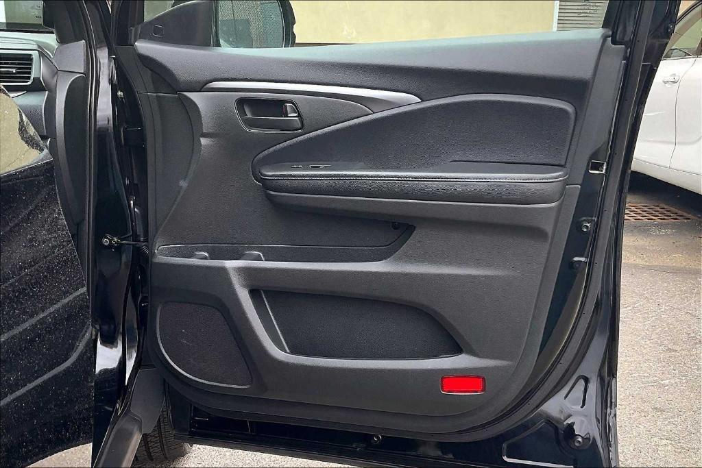 used 2022 Honda Passport car, priced at $33,500
