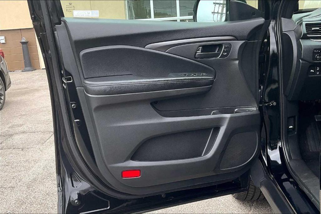 used 2022 Honda Passport car, priced at $33,500