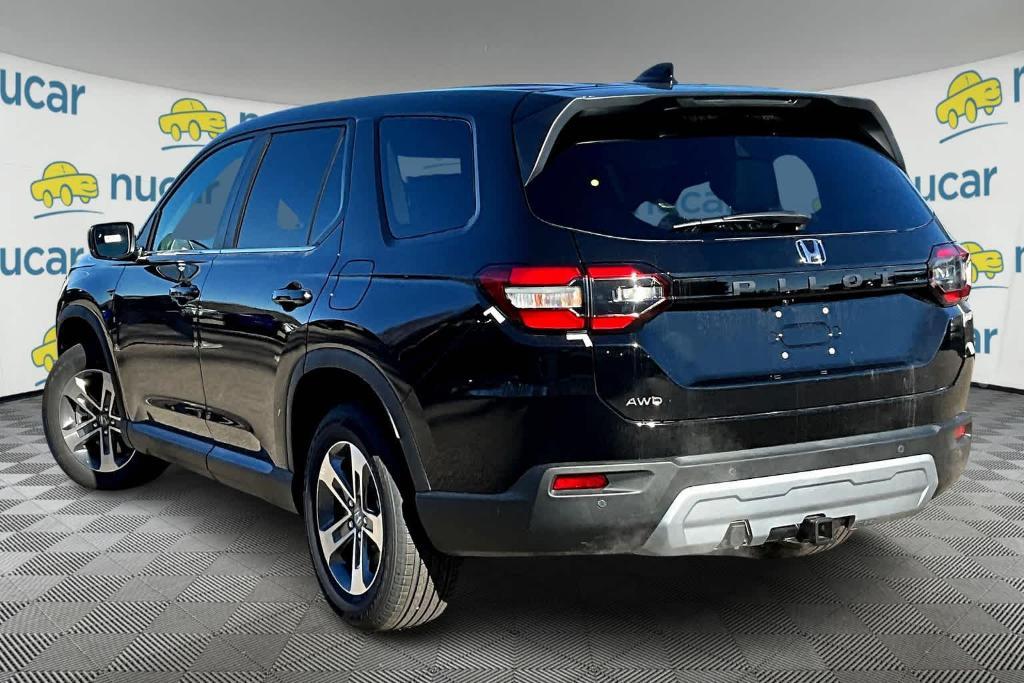 new 2025 Honda Pilot car, priced at $47,745