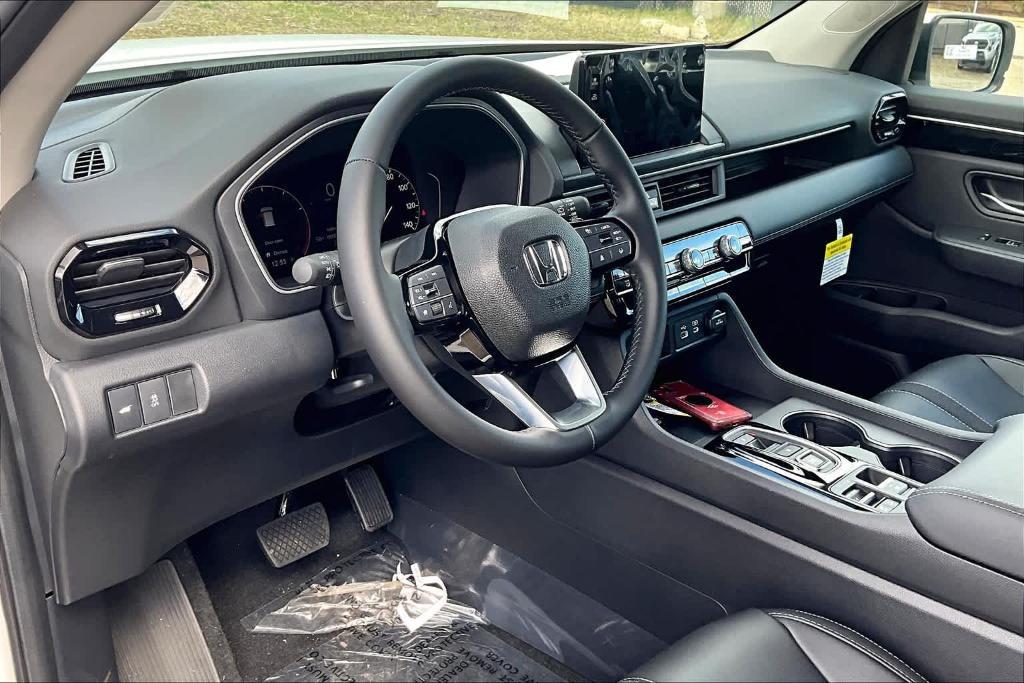 new 2025 Honda Pilot car, priced at $50,200
