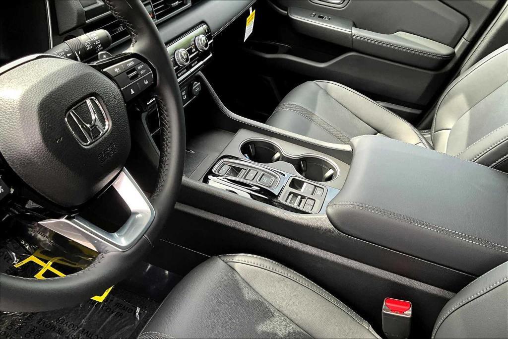new 2025 Honda Pilot car, priced at $51,050