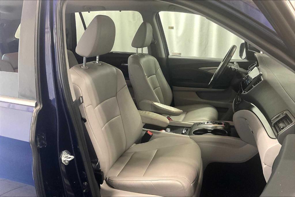 used 2022 Honda Pilot car, priced at $32,300