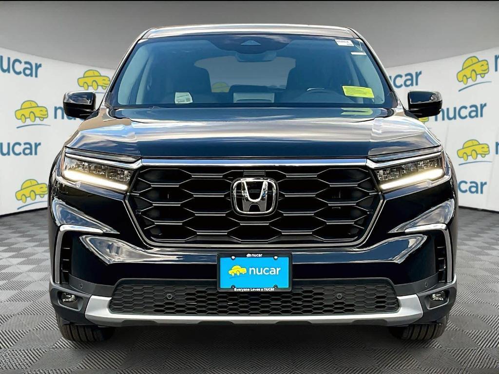 new 2025 Honda Pilot car, priced at $45,216