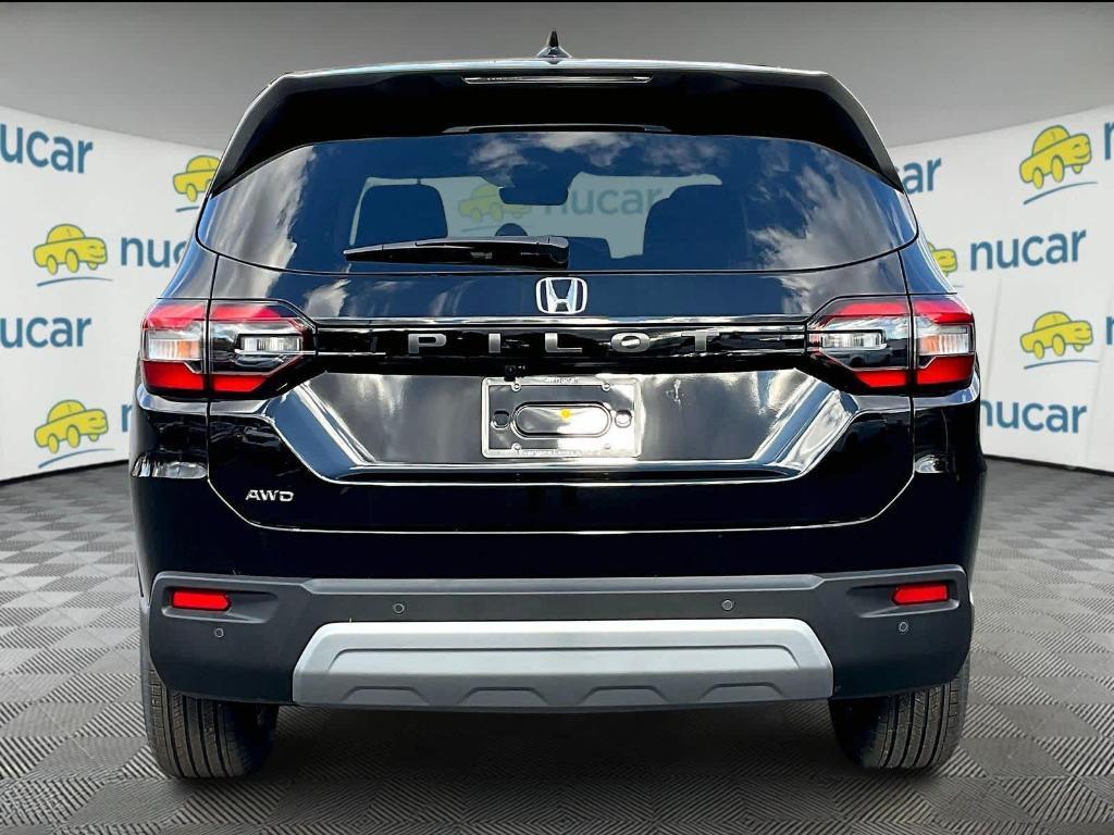 new 2025 Honda Pilot car, priced at $45,216