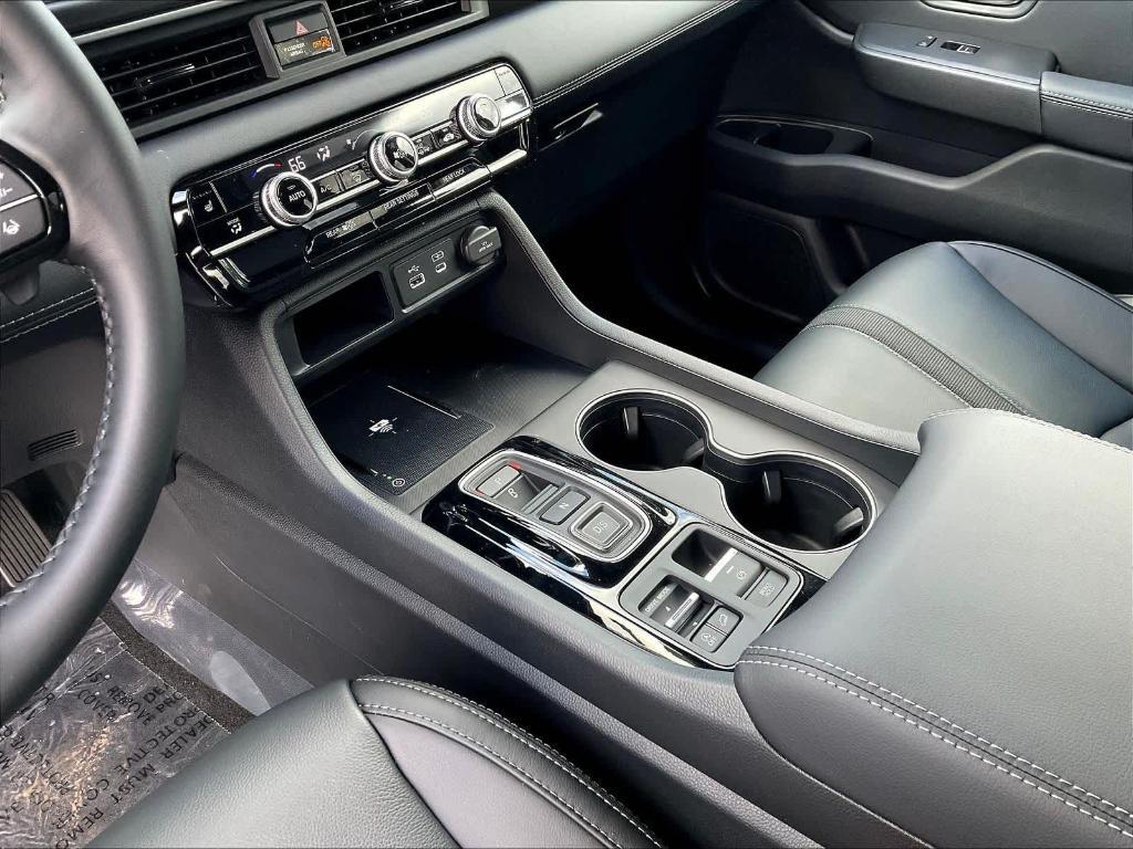 new 2025 Honda Pilot car, priced at $45,216