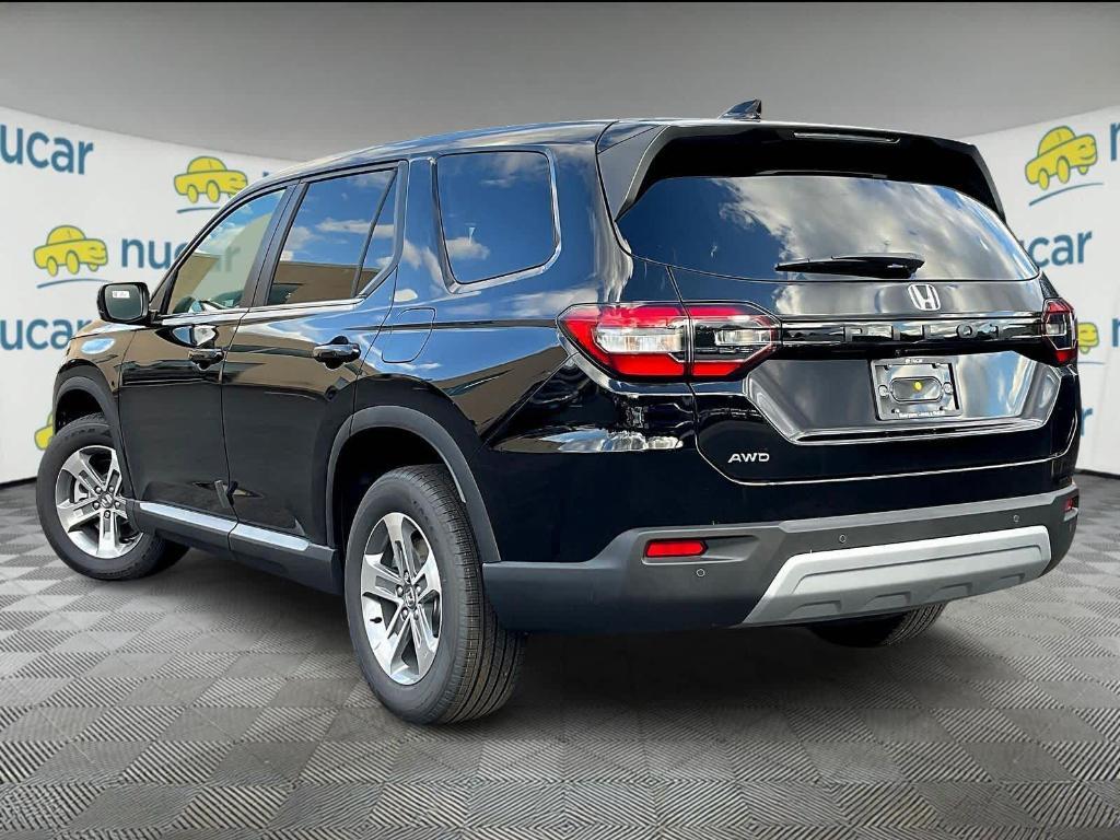 new 2025 Honda Pilot car, priced at $45,216