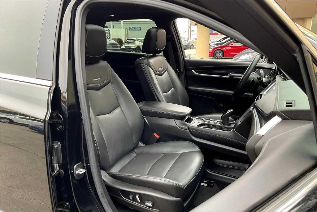 used 2021 Cadillac XT5 car, priced at $32,900