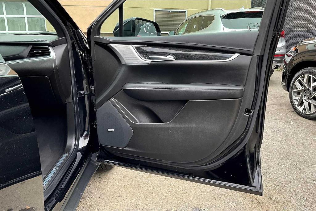 used 2021 Cadillac XT5 car, priced at $32,900