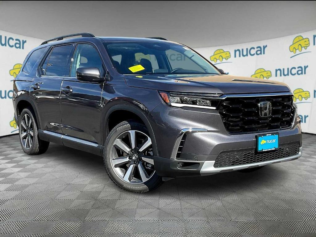 new 2025 Honda Pilot car, priced at $51,095