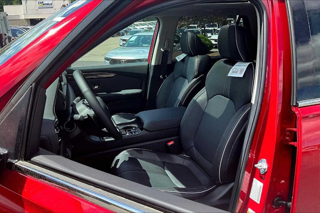 new 2025 Honda Pilot car, priced at $52,556