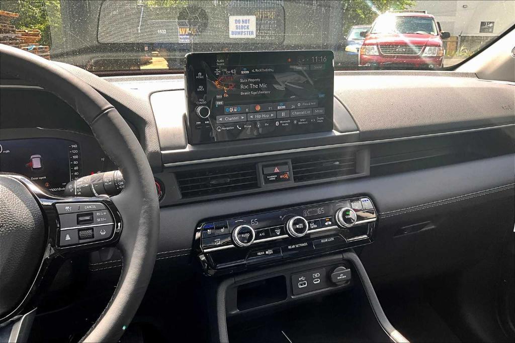 new 2025 Honda Pilot car, priced at $52,556